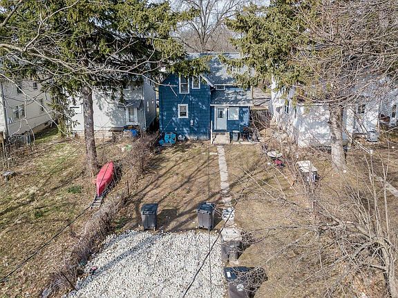 3rd image of 3719 Webster St