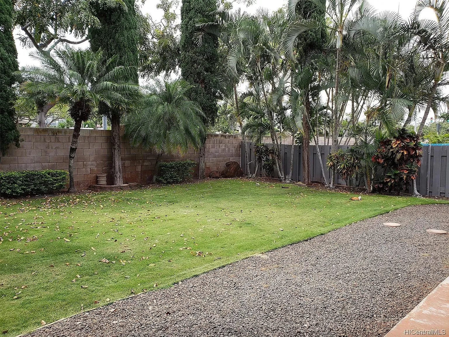 3 bed, 2.5 bath, 1271 sqft, $4,000 — Photo 4