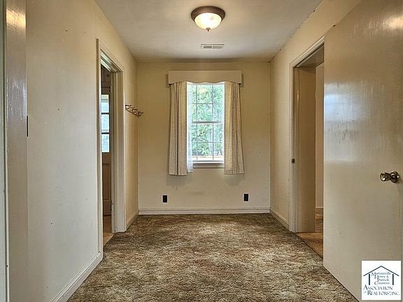 5th image of 119 Park St