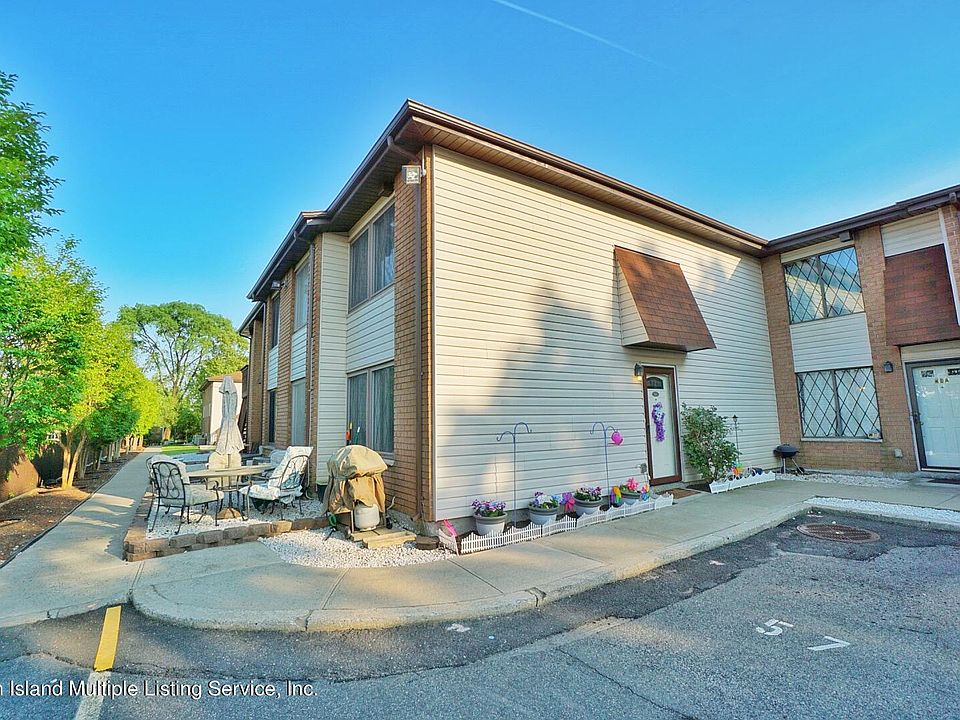 1st image of 10 Meadow Pl APT A