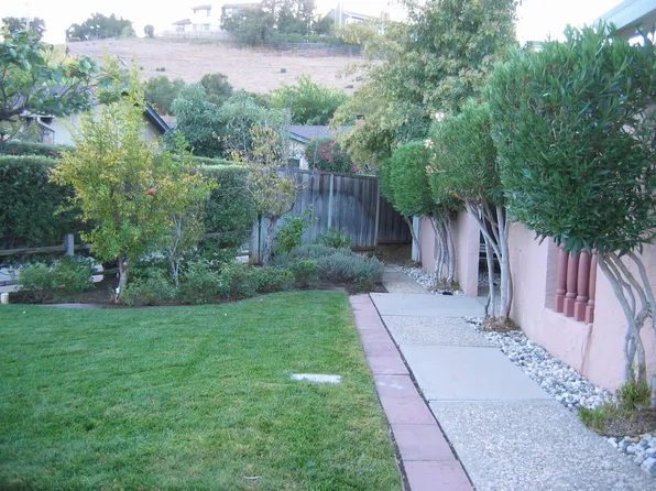 22841 Medina Ln #B, Cupertino, CA 95014