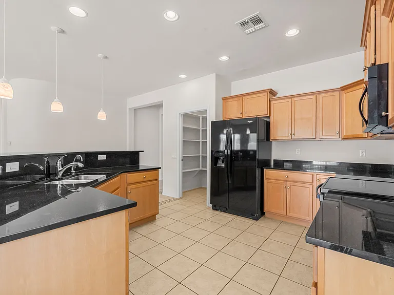 5658 S Morning Shadows Dr — Photo 12