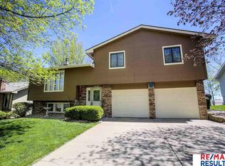 1413 Beechwood Ave, Papillion, NE 68133