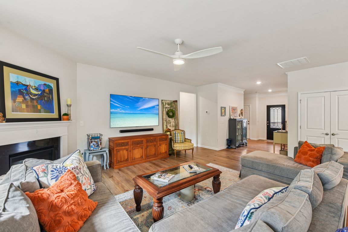 next background image