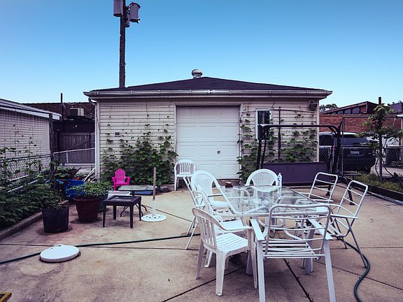 3rd image of 2729 N 72nd Ct
