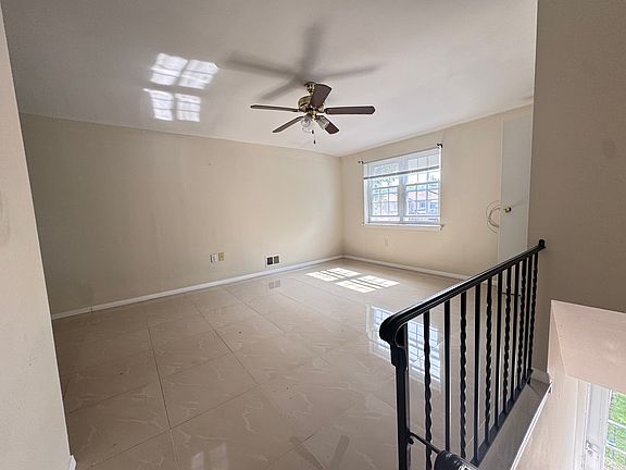 4th image of 253 Corona Ave Floor 2