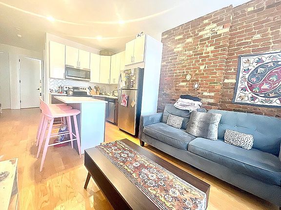 4th image of 34 Rockaway Ave Unit 2