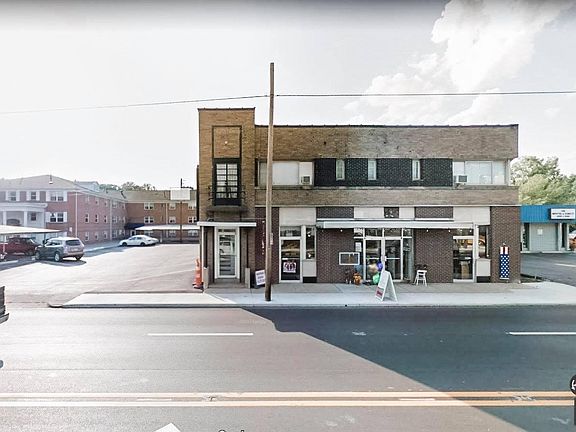 2nd image of 3365 Indianola Ave #C