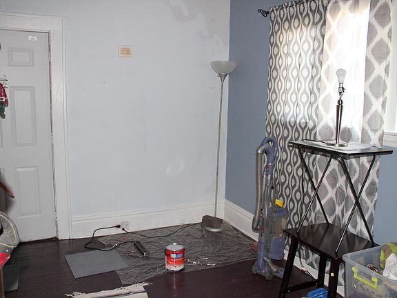 2nd image of 814 Henry Ave SE