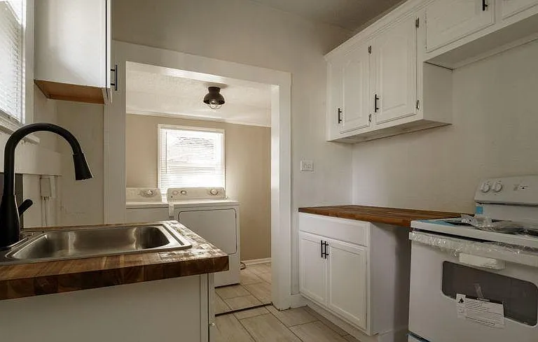 992 Philadelphia St #992 — Photo 10