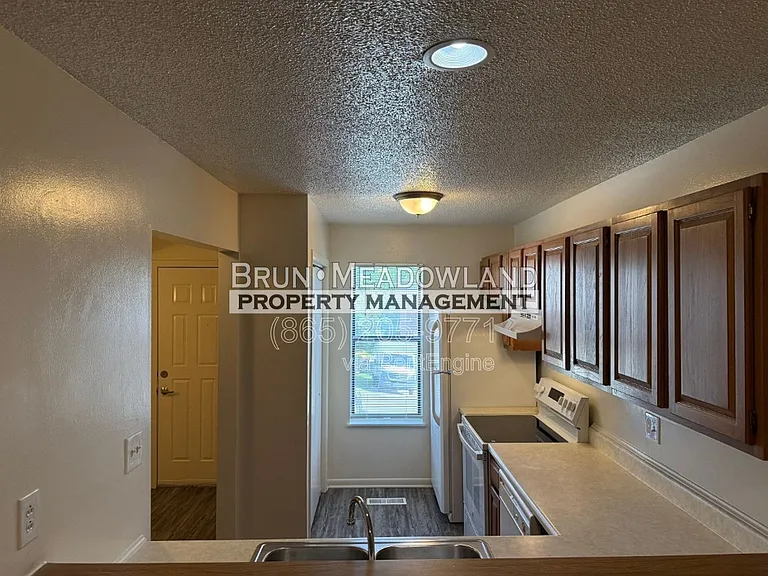 10417 Victoria Dr #C — Photo 9