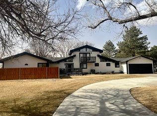 1495 Road R3, Lakin, KS 67860