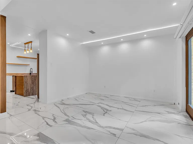41 Hickory Oak Dr — Photo 3