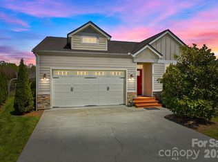 82 Blacksmith Run Dr, Hendersonville, NC 28792