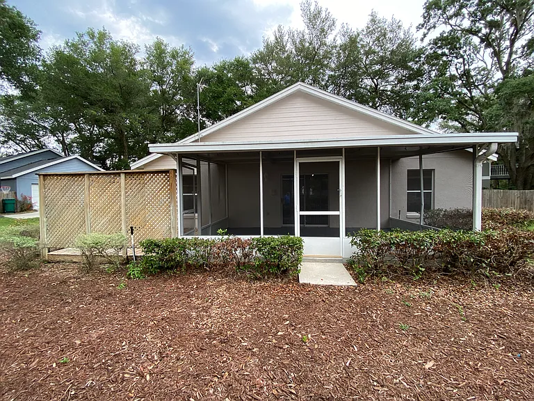 710 Harvard Ct — Photo 15