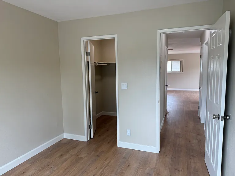 2666 N Anchor Ave — Photo 8