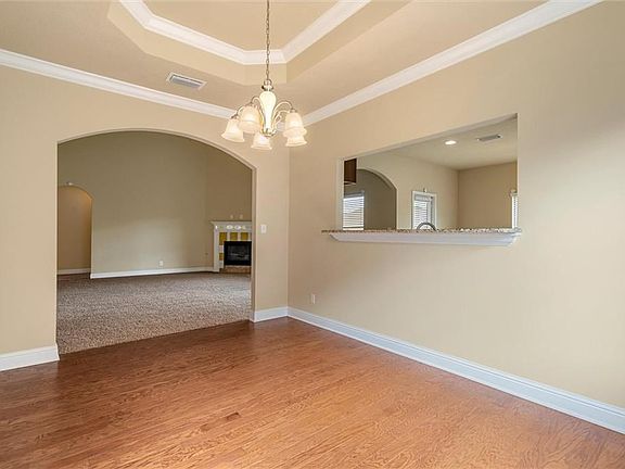 3rd image of 9792 Torrington Dr S