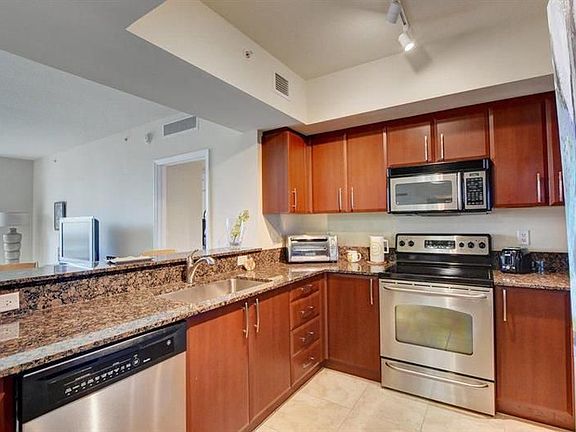 2nd image of 403 S Sapodilla Ave APT 516