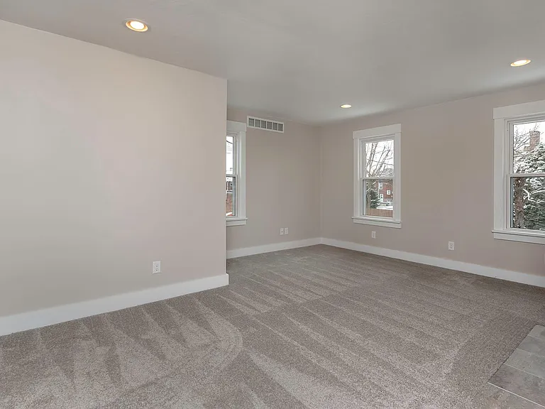 127 E 18th Ave — Photo 11