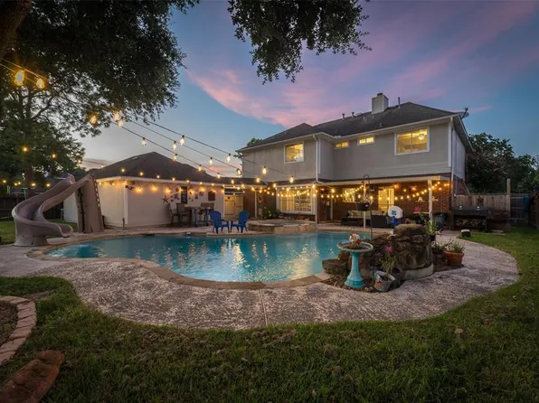 1604 White Wing Circle, Friendswood, TX 77546