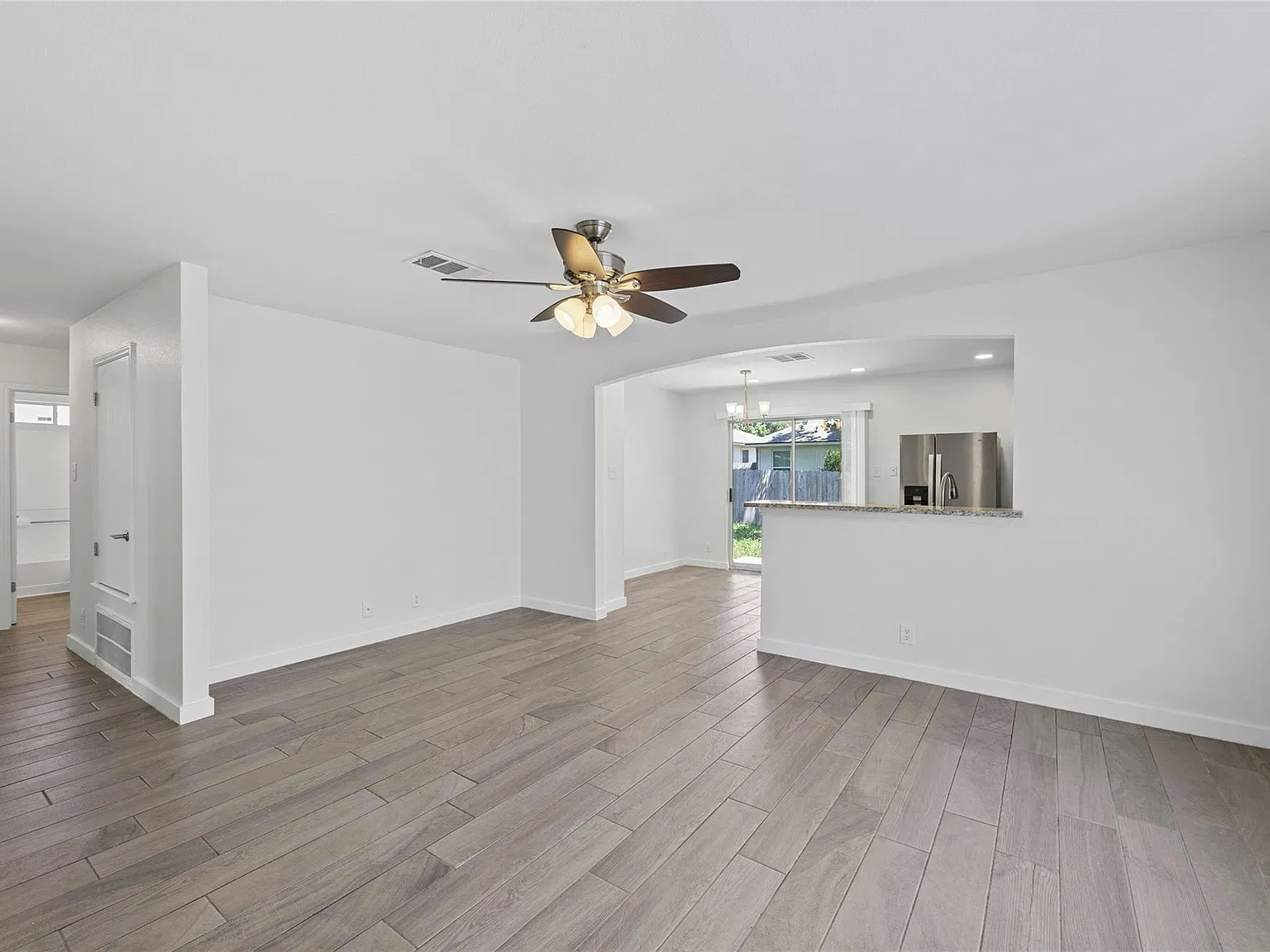 3 bed, 2.0 bath, 1232 sqft, $1,950 — Photo 4