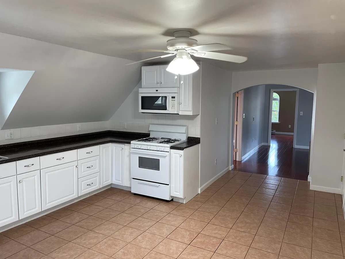 Building Photo - 148 Winthrop St #3