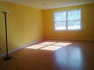 728 Auburn St APT B4, Whitman, MA 02382