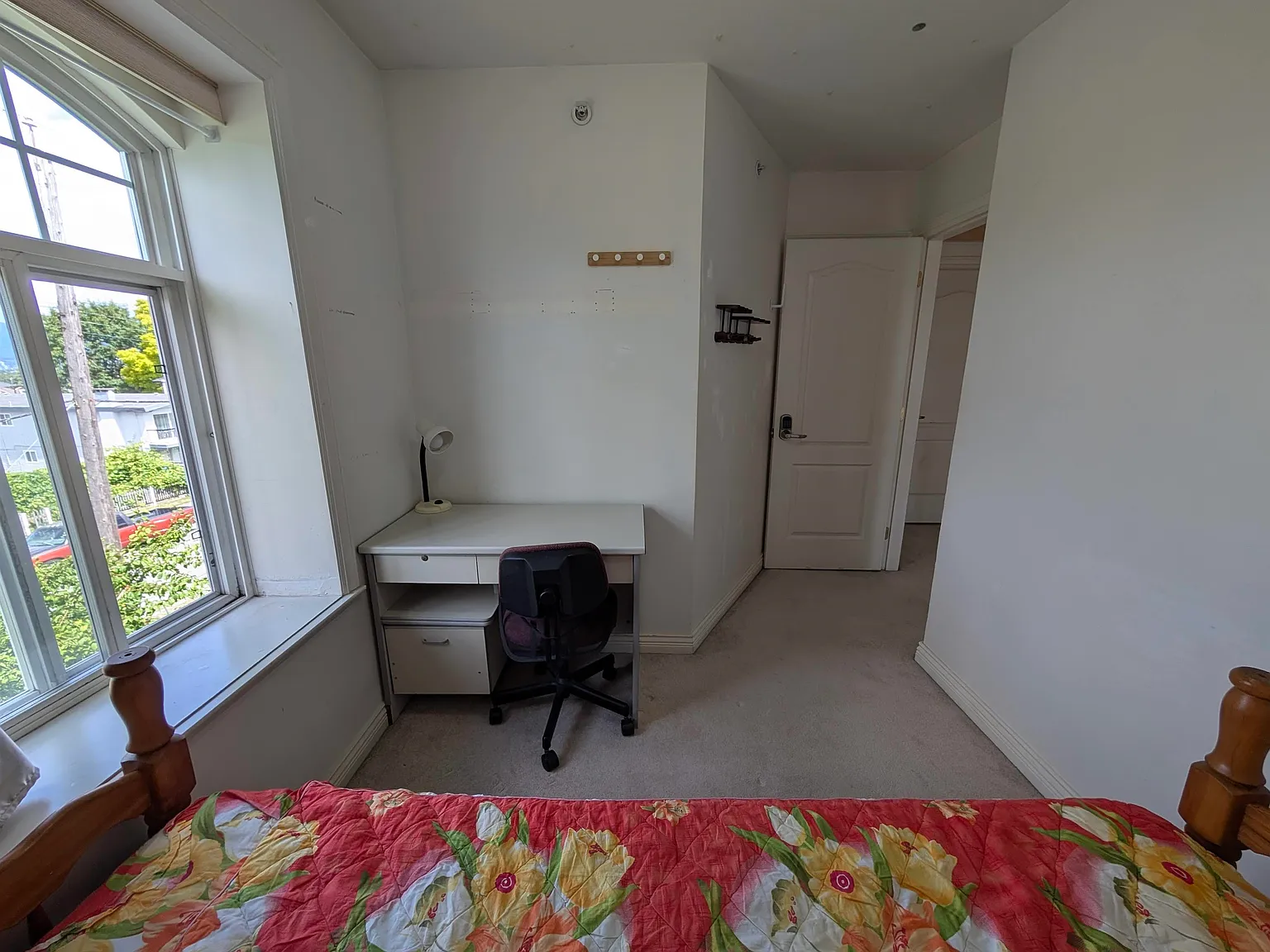 2 bed, 2000 sqft, $550 — Photo 3