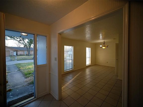 4th image of 12514 Bexley Dr