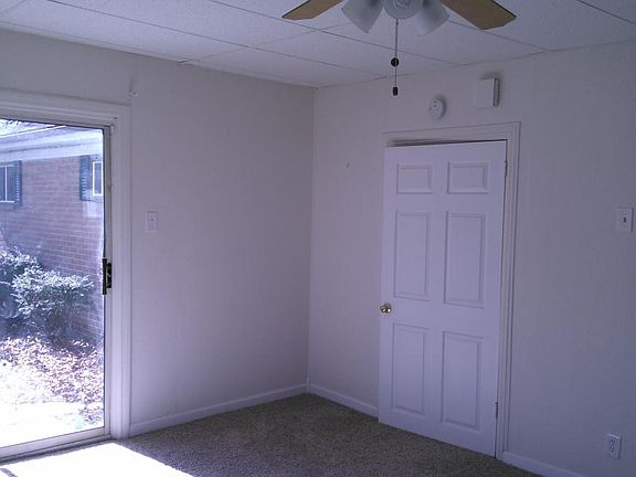 3rd image of 1406 Douglas Ave