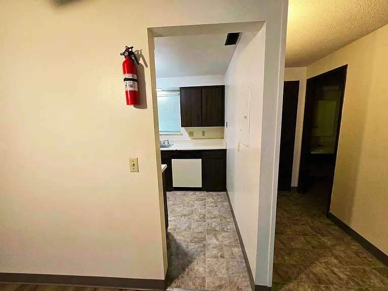 2125-2145 NW Highland Dr — Photo 4
