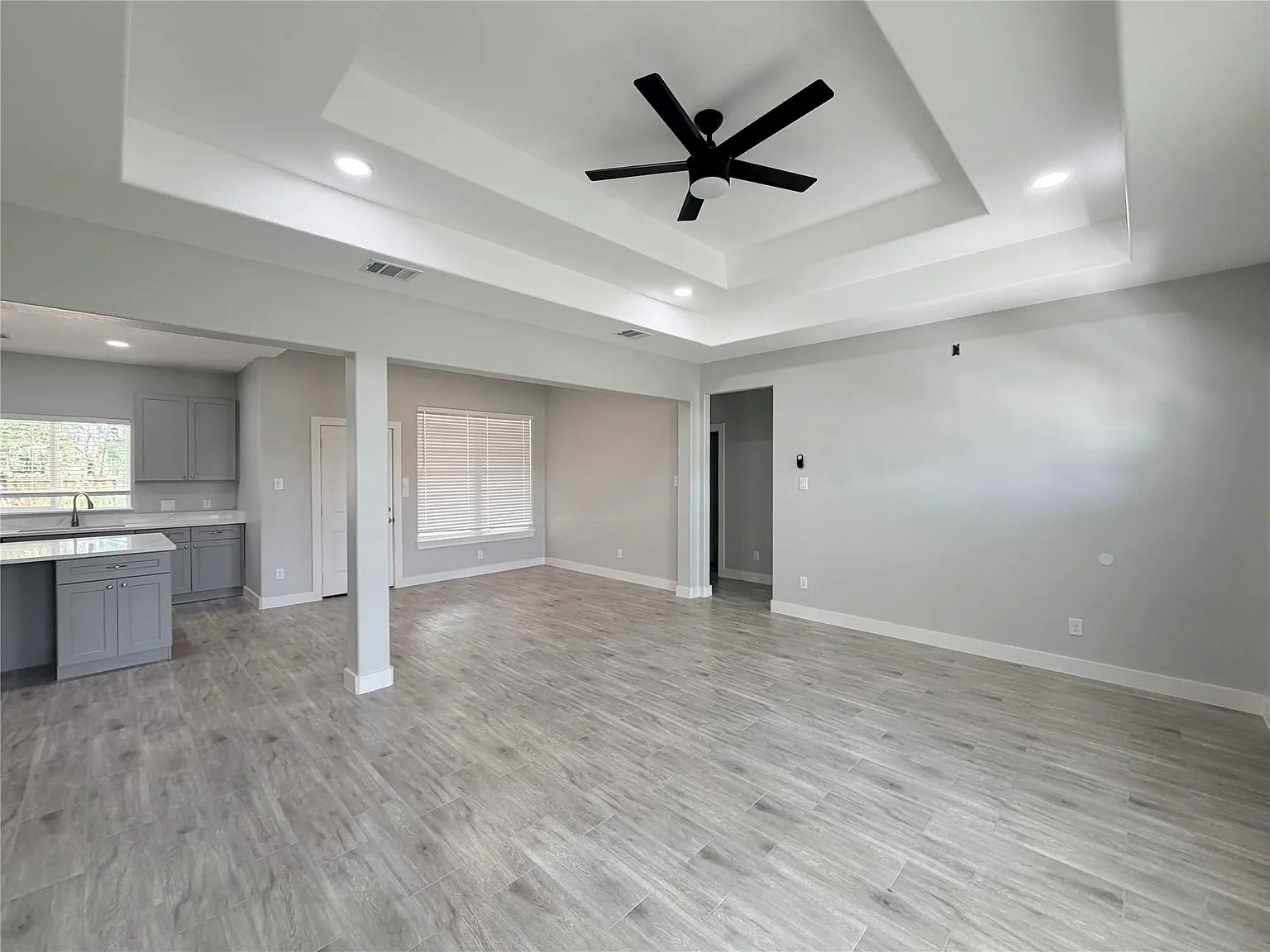 4 bed, 2.0 bath, 1581 sqft, $1,950 — Photo 4