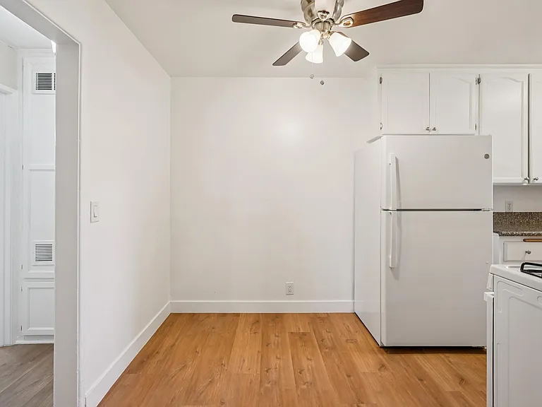 821 E Pine — Photo 26