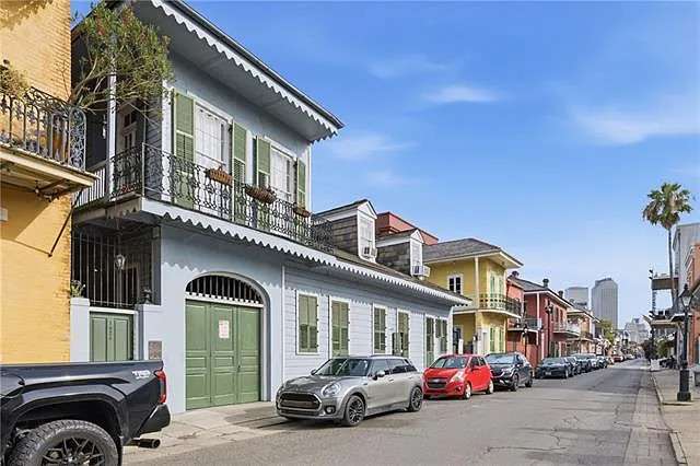 1024 Bourbon St #3