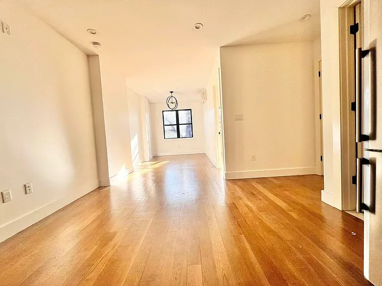 826 Saint Johns Pl #2R — Photo 2