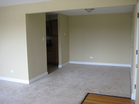 3rd image of 945 8th Ave APT 9