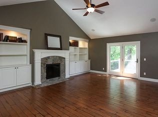 3295 Rambling Rd, Bettendorf, IA 52722