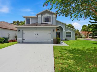 360 Hammocks Trl, Greenacres, FL 33413