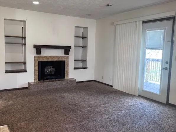 6503 S 46th St, Omaha, NE 68117