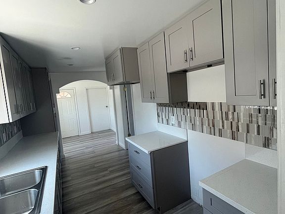 5th image of 6119 Prospect Ave #6119