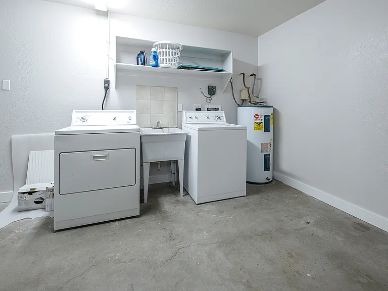 1060 Sunny Ridge Dr — Photo 18