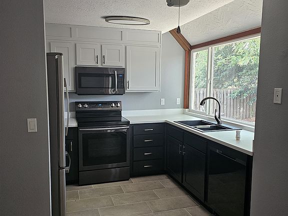 3rd image of 22222 SW Mandan Dr