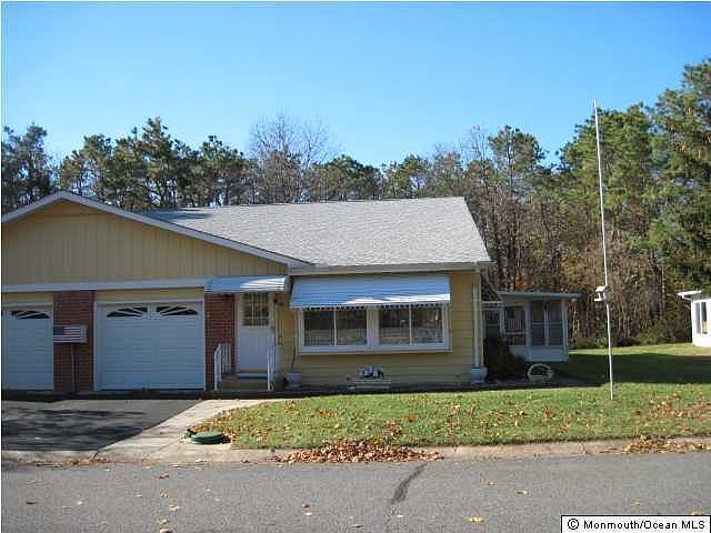 2nd image of 4 Bennington Lane #B
