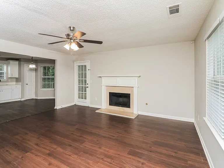 4125 Clarks Trl — Photo 7