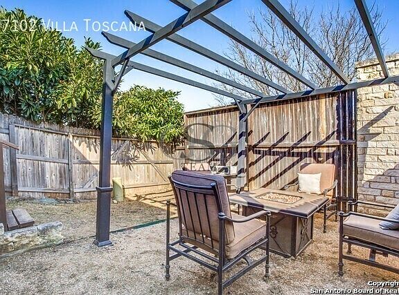 2nd image of 27102 Villa Toscana