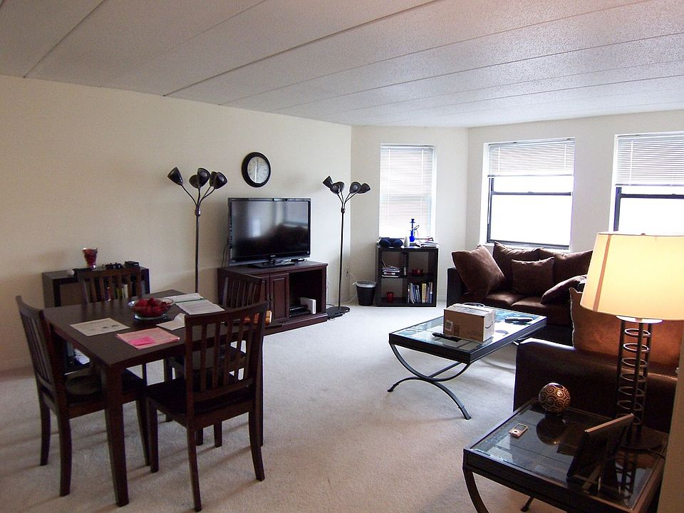 1st image of 1933 Commonwealth Ave APT 610