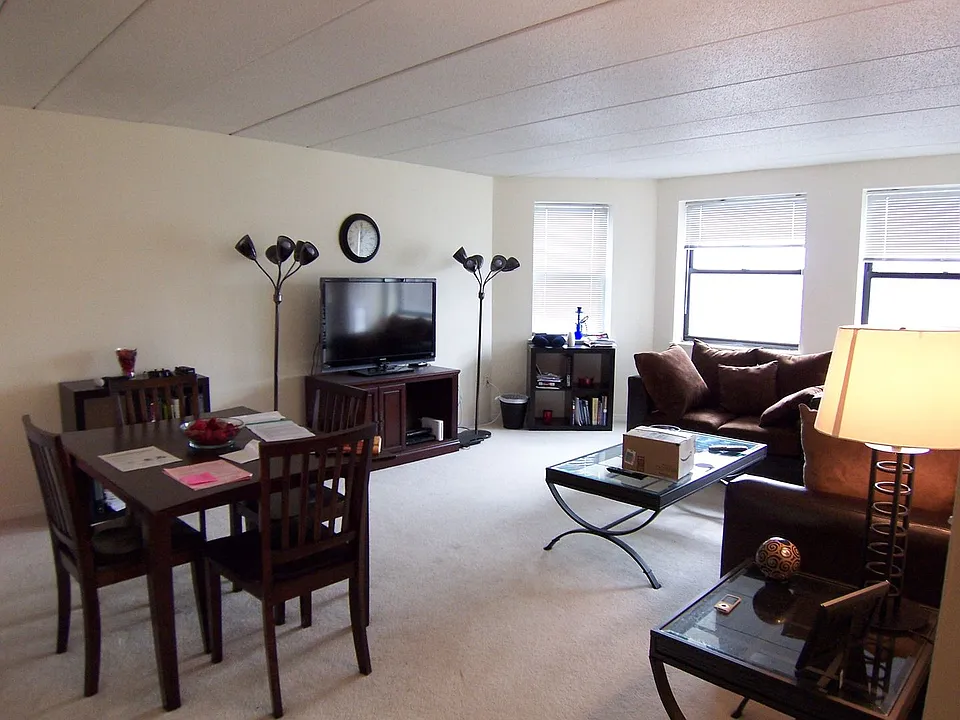 1933 Commonwealth Ave #610