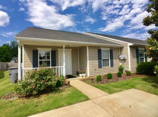 403 E Calhoun Crossing Ct, Spartanburg, SC 29307