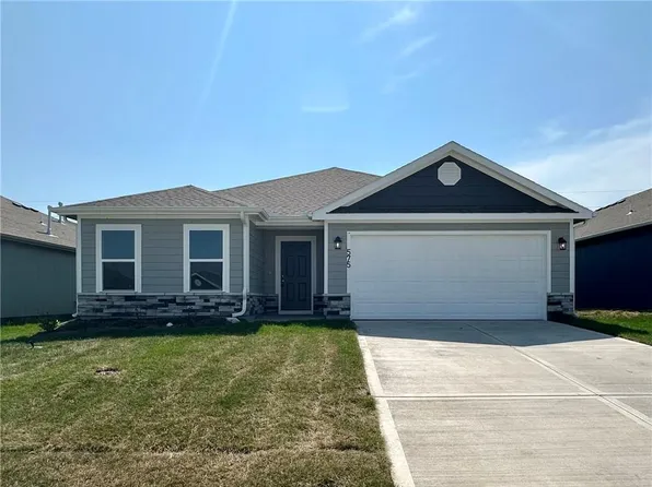 575 W Lanesfield St, Gardner, KS 66030