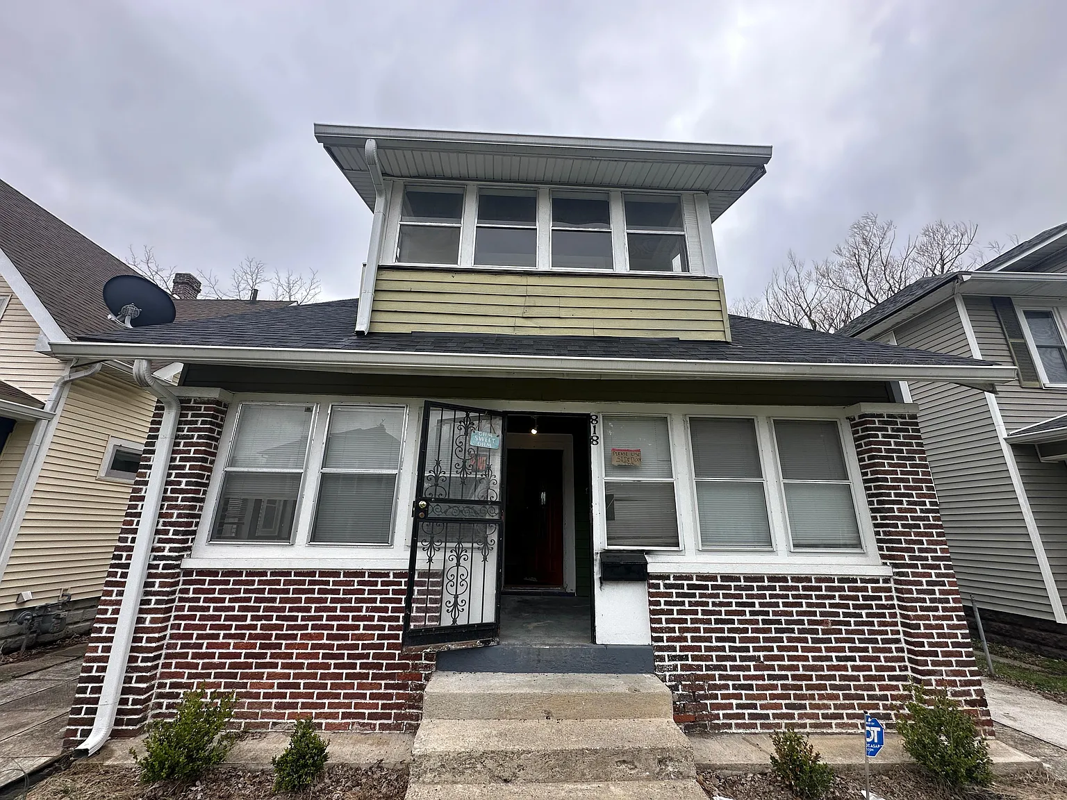 818 N Oakland Ave photo 1